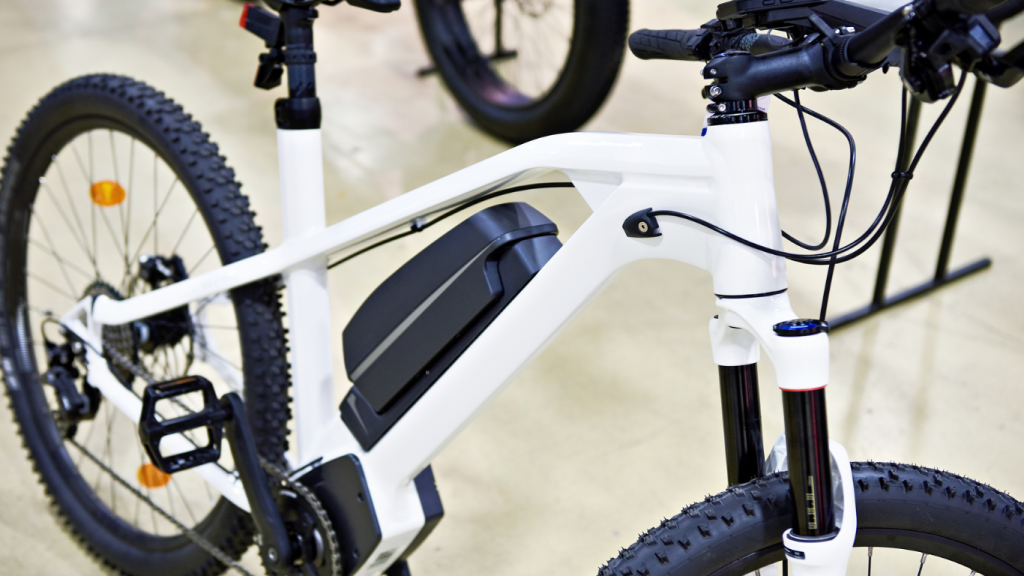 Rower elektryczny - przechowywanie w boksach
